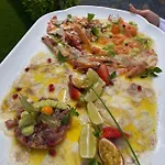 Willa Kingfish Restaurant & Boutique *