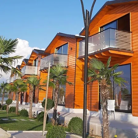 Kingfish Restaurant & Boutique Villa Patok