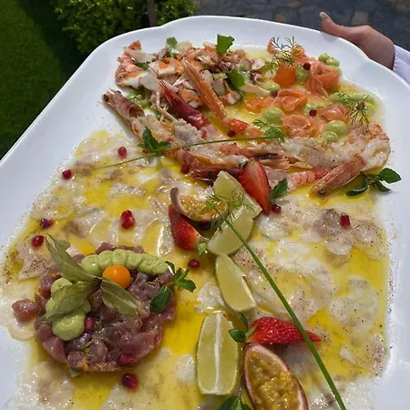 Вилла Kingfish Restaurant & Boutique *