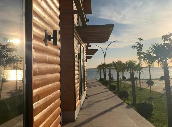 Kingfish Restaurant & Boutique Villa