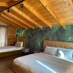 Kingfish Restaurant & Boutique Patok