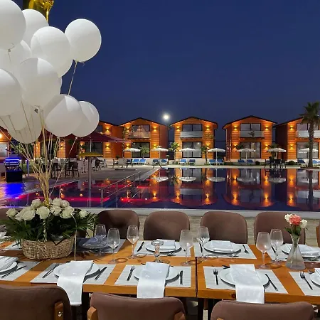 Villa Kingfish Restaurant & Boutique Patok