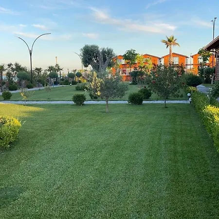 Villa Kingfish Restaurant & Boutique *