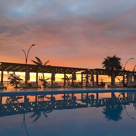 Villa Kingfish Restaurant & Boutique *