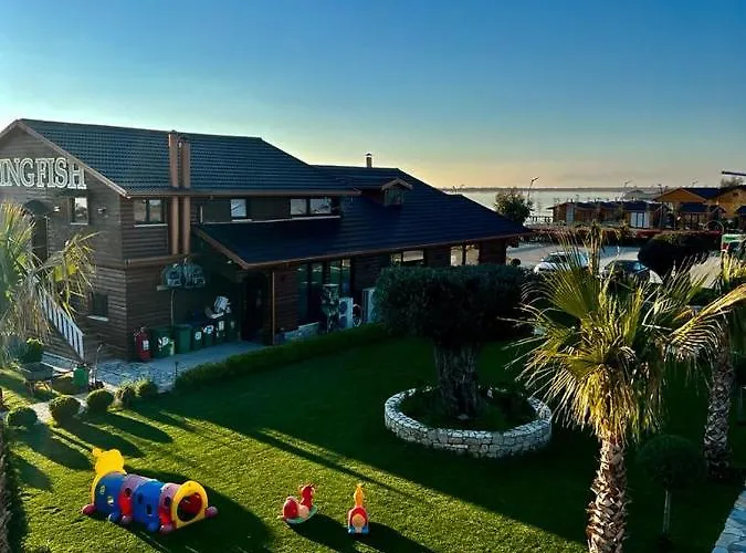 Villa Kingfish Restaurant & Boutique
