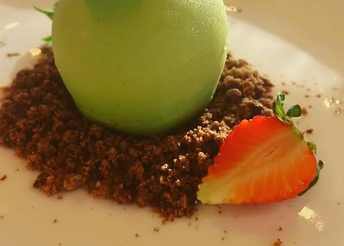 Villa Kingfish Restaurant & Boutique *