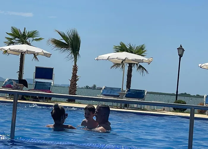 Villa Kingfish Restaurant & Boutique